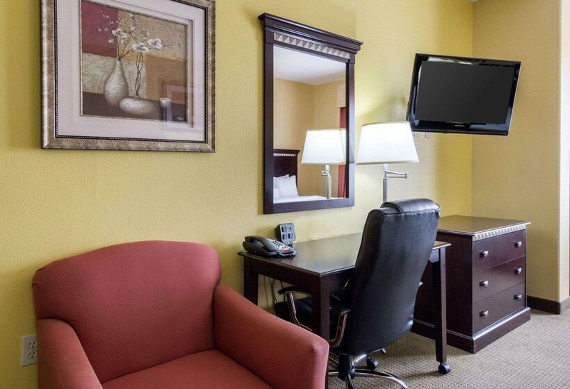 فندق Comfort Suites