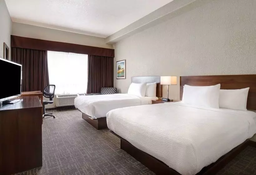 Hotel Days Inn & Suites By Wyndham Yorkton