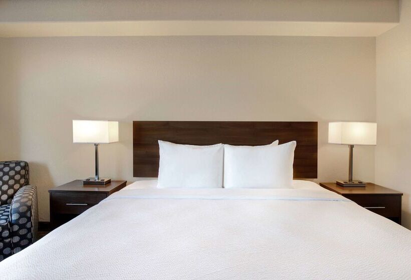 هتل Days Inn & Suites By Wyndham Yorkton