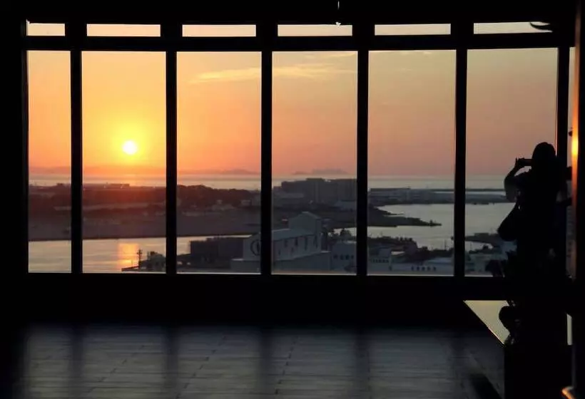 בית מלון כפרי Rihga Royal Gran Okinawa