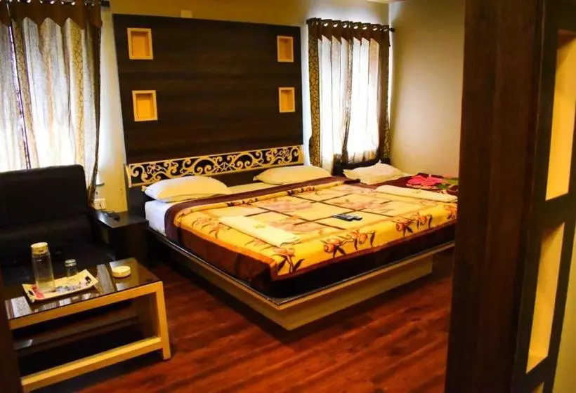 Отель Sarkarpalace