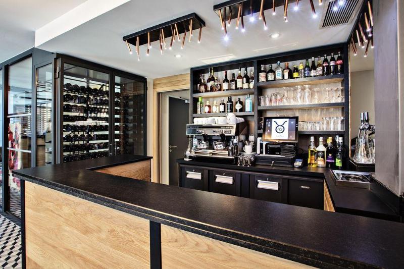 ホテル Logis Hôtel Villa Du Taur