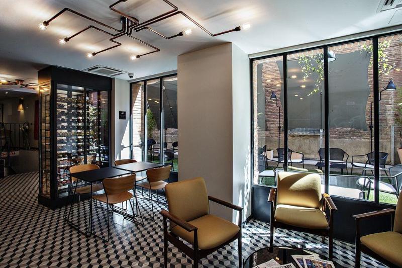 ホテル Logis Hôtel Villa Du Taur