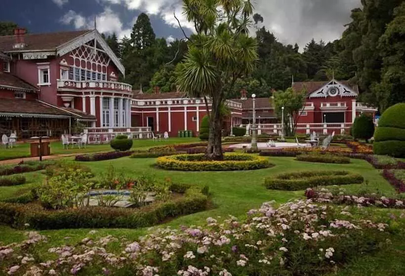 ホテル Welcomheritage Fernhills Royal Palace