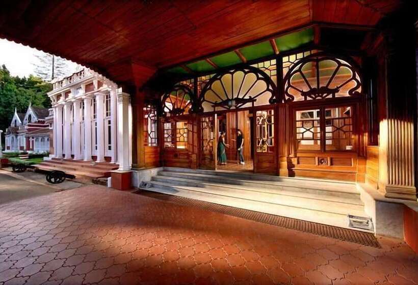 בית מלון כפרי Welcomheritage Fernhills Royal Palace