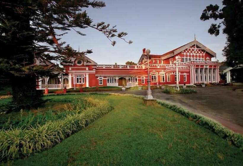 בית מלון כפרי Welcomheritage Fernhills Royal Palace