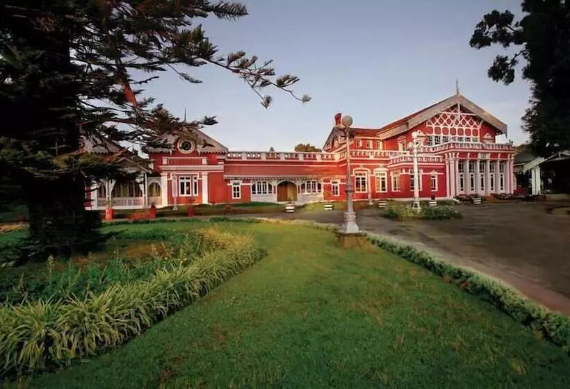 ホテル Welcomheritage Fernhills Royal Palace