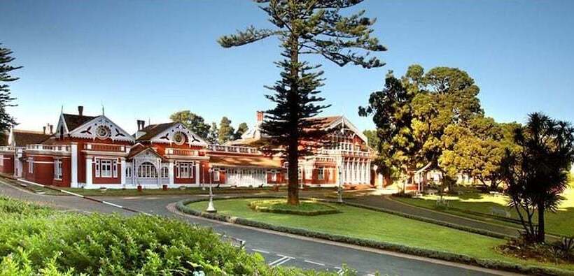 בית מלון כפרי Welcomheritage Fernhills Royal Palace