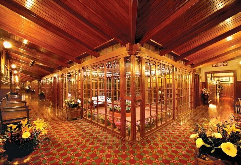 בית מלון כפרי Welcomheritage Fernhills Royal Palace