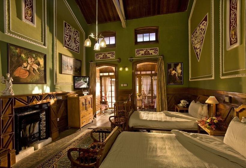 בית מלון כפרי Welcomheritage Fernhills Royal Palace