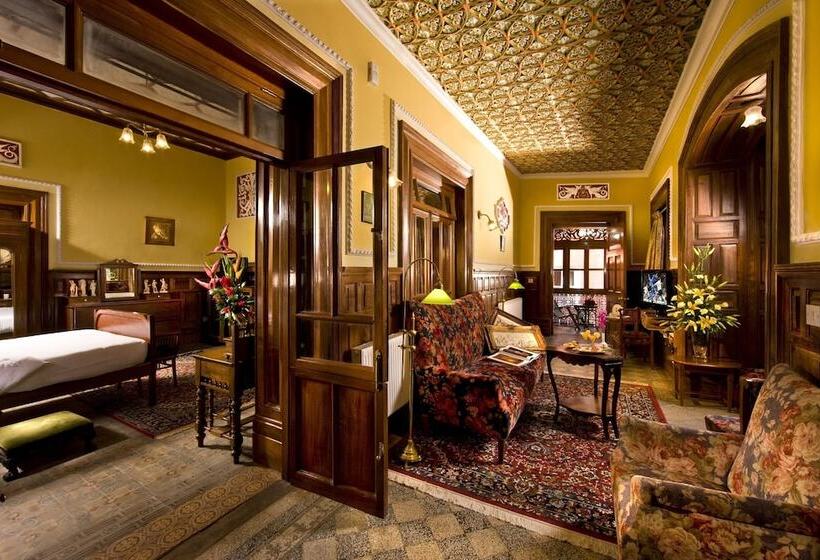 בית מלון כפרי Welcomheritage Fernhills Royal Palace