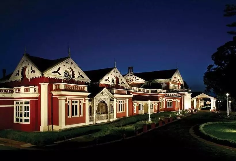 ホテル Welcomheritage Fernhills Royal Palace
