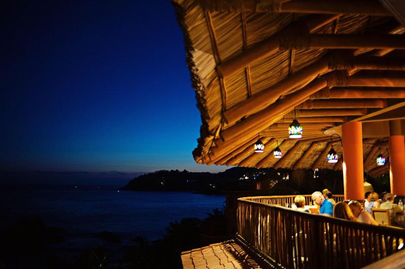 منتجع Hilton Grand Vacations Club Zihuatanejo