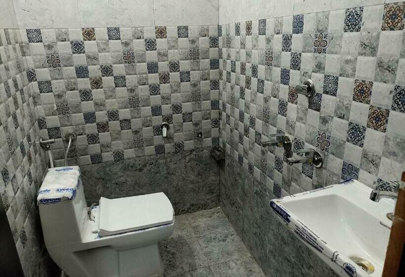 בית מלון כפרי Oyo 87436 3k7