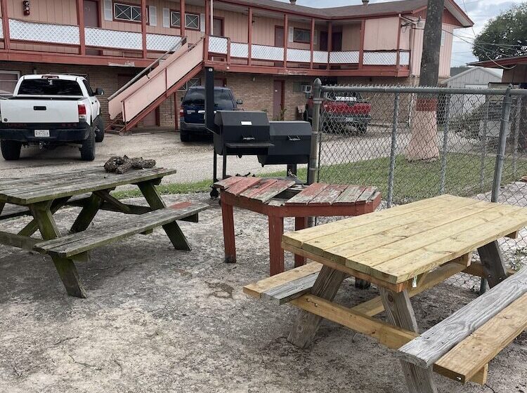 Отель Wildflower Inn & Rv Park