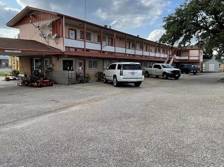 Hotelli Wildflower Inn & Rv Park