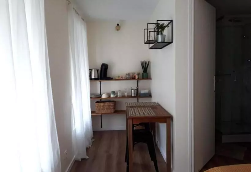 Majatalo Agréables Chambres Indépendantes   Coutances Centre