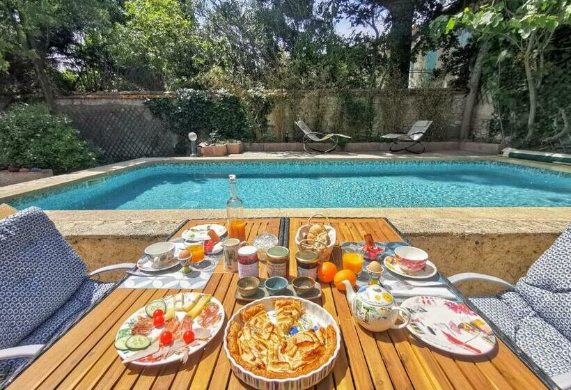 مبيت وإفطار Rougetomette