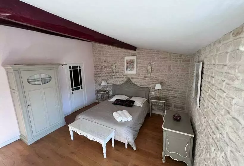 Aamiaismajoitus (B&B) Le Puits Sainte Claire