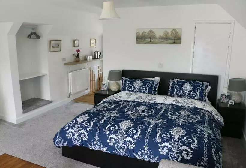 Aamiaismajoitus (B&B) Ty Nant Little Haven