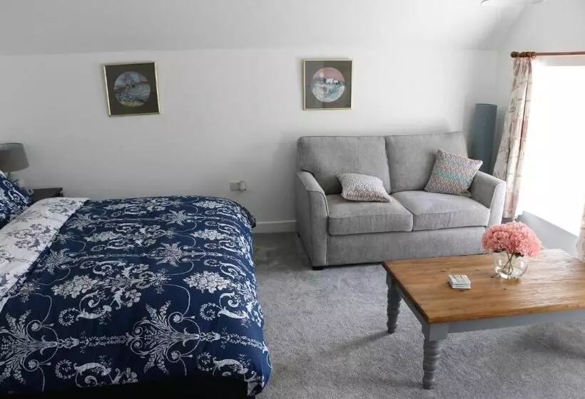 Aamiaismajoitus (B&B) Ty Nant Little Haven