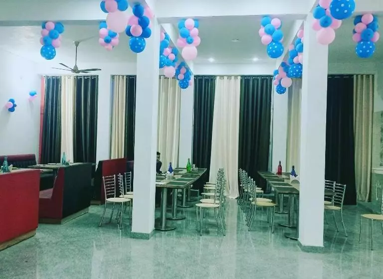 ホテル Oyo 88032  Bhagwati Palace And Restaurant