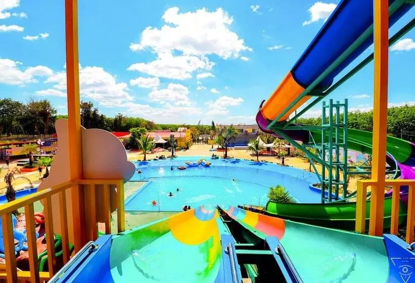 Trang Villa Hotel And Water Park