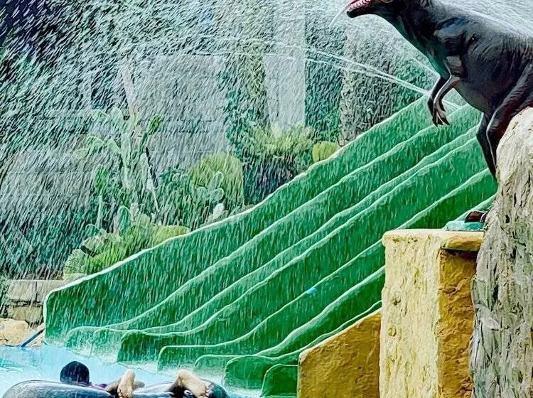 Trang Villa Hotel And Water Park