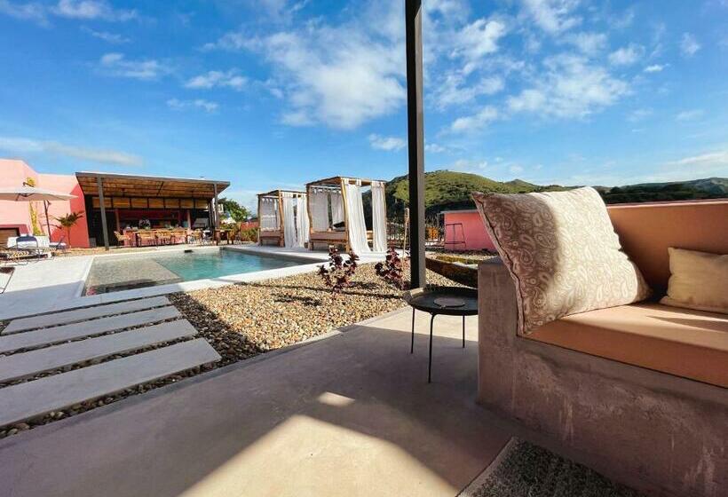 צימר Casa De Amigos Hotel Boutique