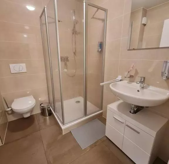 Check Inn Hotels   Offenbach