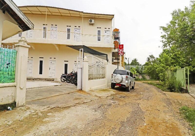 Hotel Oyo 91129 D Ta Kost Syariah