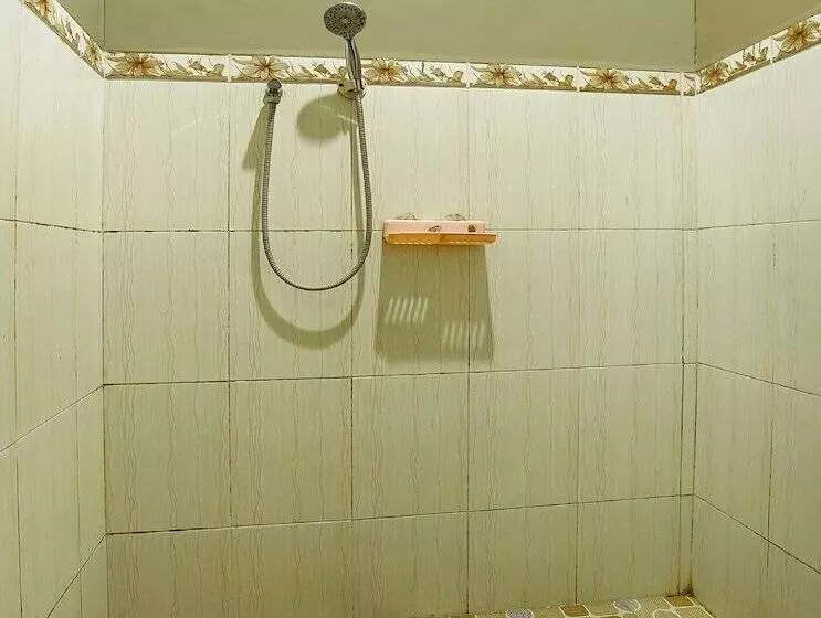 Hotelli Oyo Homes 91132 Desa Wisata Kalipucang