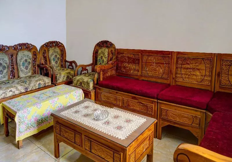 Hotelli Oyo Homes 91132 Desa Wisata Kalipucang