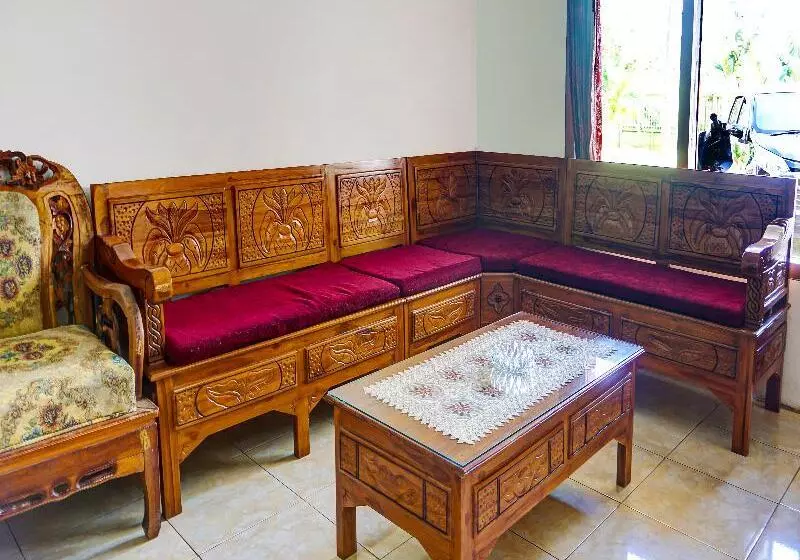 Hotelli Oyo Homes 91132 Desa Wisata Kalipucang