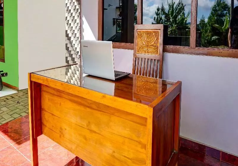 Hotelli Oyo Homes 91132 Desa Wisata Kalipucang