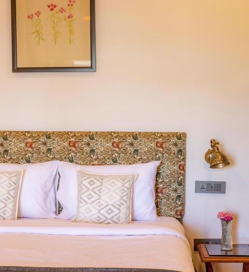 ホテル Seclude Shimla, Taraview