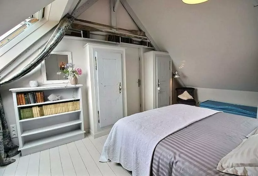ベッドアンドブレックファースト La Chambre Du Capitaine