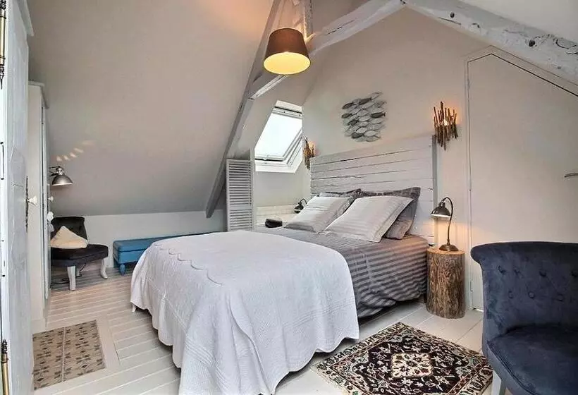 ベッドアンドブレックファースト La Chambre Du Capitaine