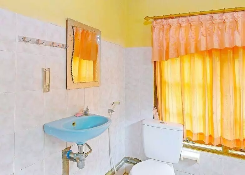 ホテル Oyo 91100 Pondok Kusuma Wisata