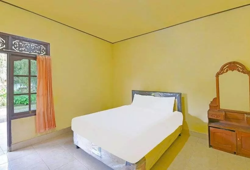 ホテル Oyo 91100 Pondok Kusuma Wisata