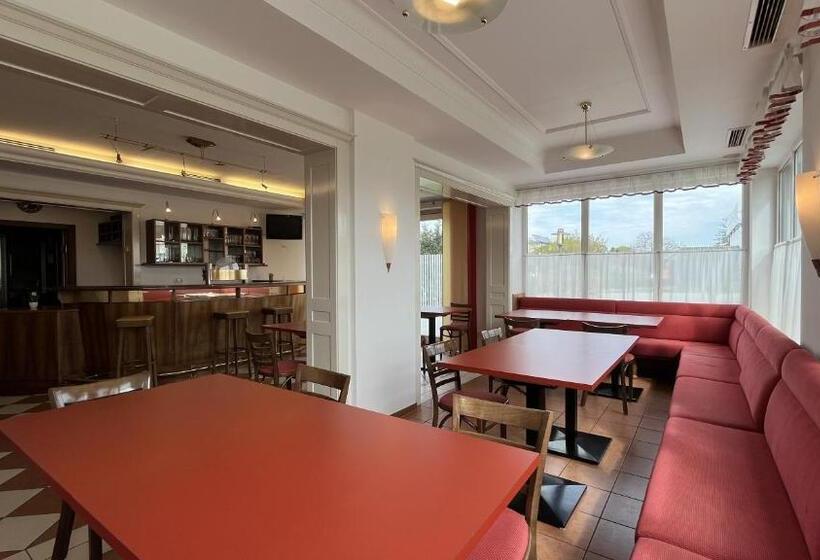 ホテル Pension Kappel