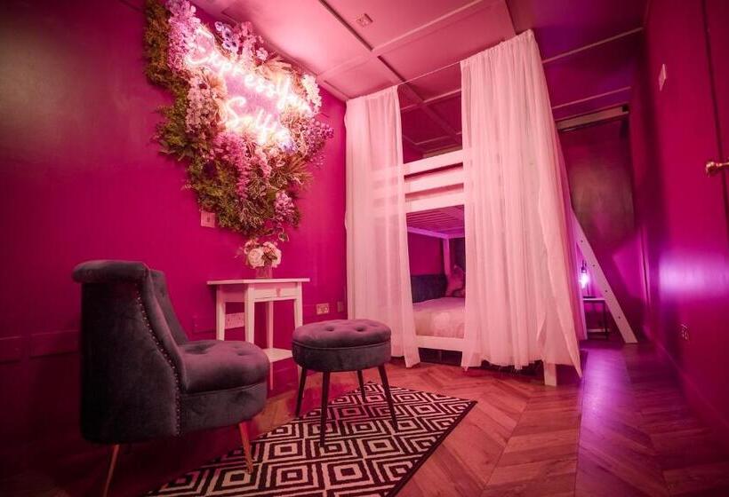 The Ultimate Hen Suite With Bar & Makeup Room