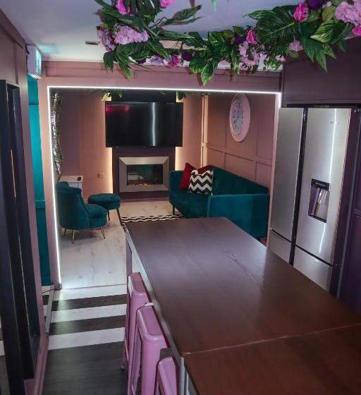 The Ultimate Hen Suite With Bar & Makeup Room