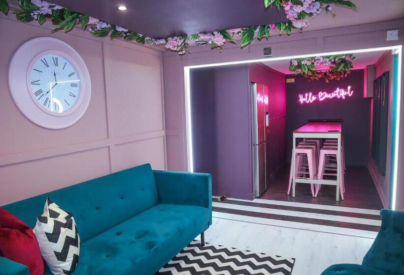 The Ultimate Hen Suite With Bar & Makeup Room