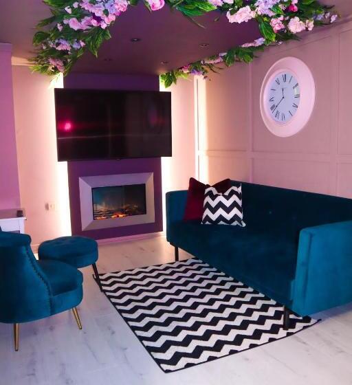 The Ultimate Hen Suite With Bar & Makeup Room