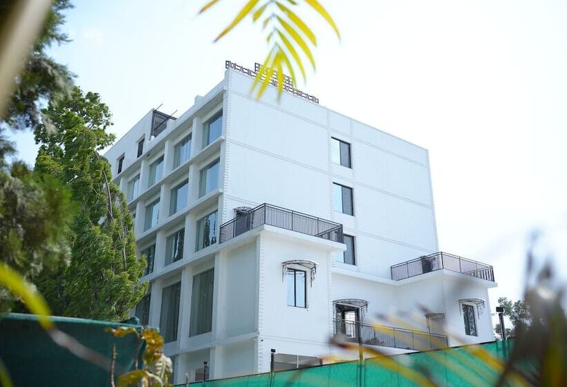 Отель Makhan Vihar