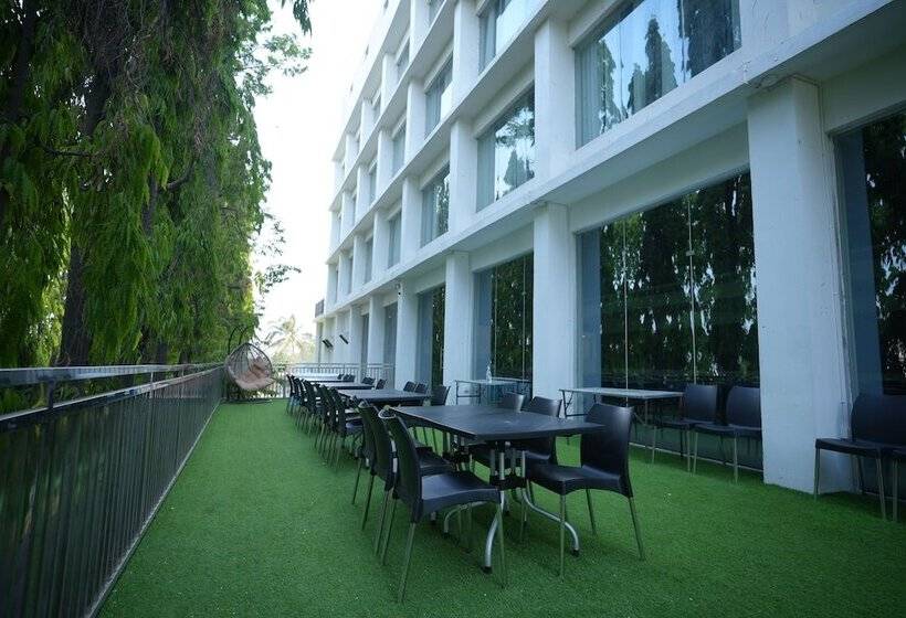 Отель Makhan Vihar