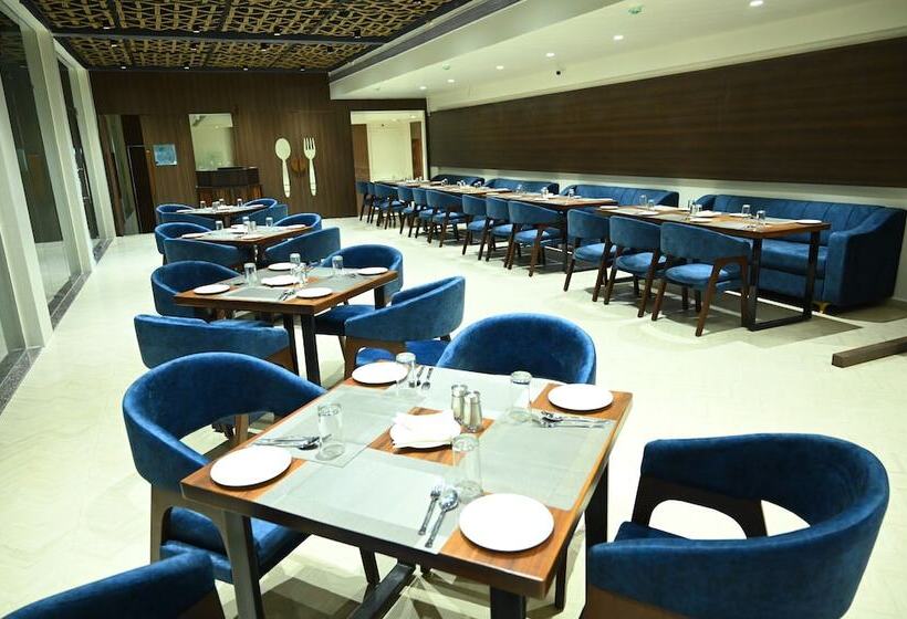 Отель Makhan Vihar