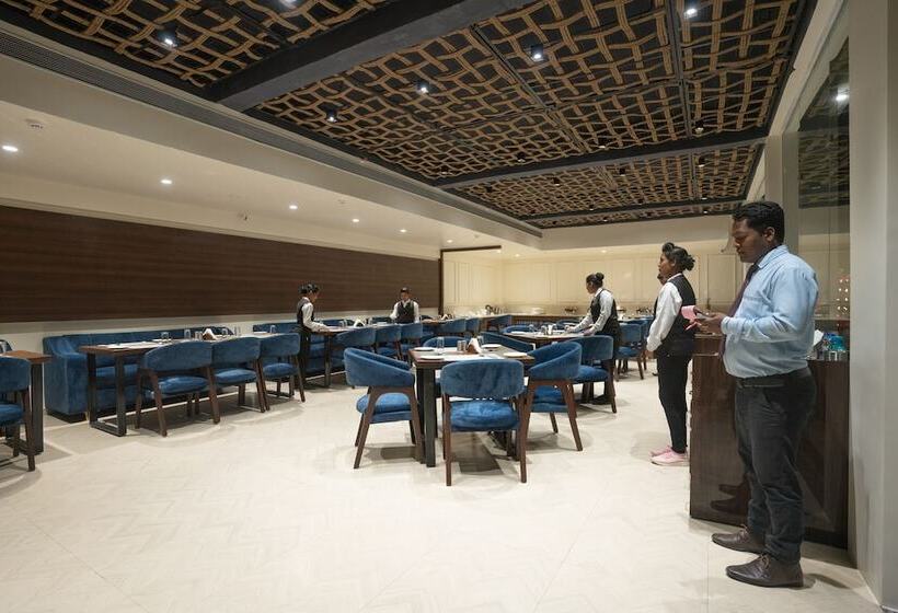 Отель Makhan Vihar