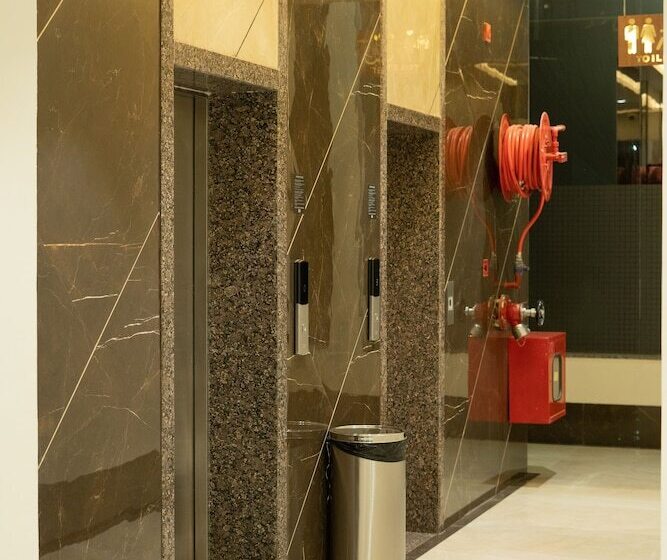 Отель Makhan Vihar